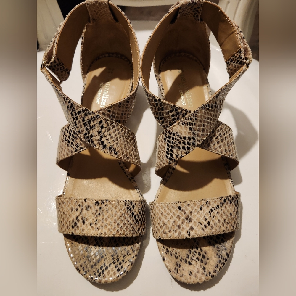 Naturalizer Sandals - Picture 3 of 6